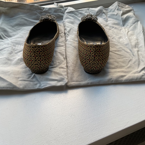 Manolo Blahnik Jacquard Hangisi - stunning and hard to find - Picture 8 of 9